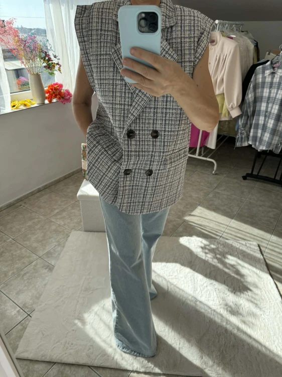 la milla kamizelka granatowa, dłuższa kamizelka granat, wiosenne stylizacje, kamizelka granatowa do jeansów, kamizelka granatowa do spodenek, la milla kamizelka oversize, la milla kamizelka garnitur, la milla kamizelka na komunię