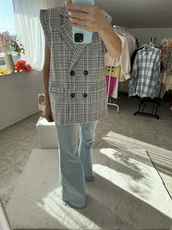 la milla kamizelka granatowa, dłuższa kamizelka granat, wiosenne stylizacje, kamizelka granatowa do jeansów, kamizelka granatowa do spodenek, la milla kamizelka oversize, la milla kamizelka garnitur, la milla kamizelka na komunię