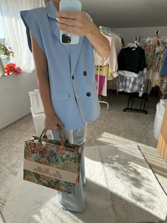 kamizelka la milla, niebieska kamizelka la milla, kamizelka niebieska la milla, dłuższa kamizelka niebieska, wiosenne stylizacje, kamizelka niebieska do jeansów, kamizelka niebieska do spodenek, la milla kamizelka oversize, la milla kamizelka garnitur