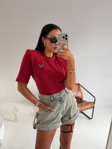 la milla body szminka z okrągłym dekoltem, la milla body bordo z logiem, la milla body szminka, eleganckie bordo body la milla na wiosnę, la milla body do spódniczki, la milla body wiosenne stylizacje