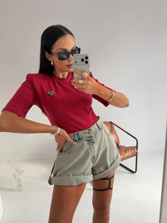 la milla body szminka z okrągłym dekoltem, la milla body bordo z logiem, la milla body szminka, eleganckie bordo body la milla na wiosnę, la milla body do spódniczki, la milla body wiosenne stylizacje