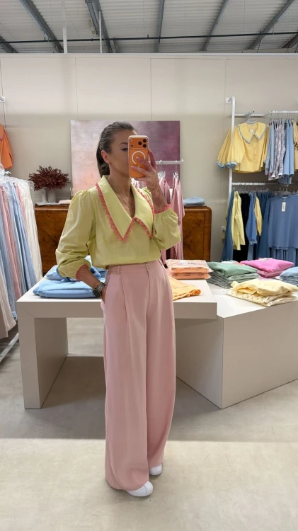 purpura spodnie Celina różowa, purpura spodnie w kant różowe, purpura eleganckie spodnie w kant na wiosnę różowe, purpura spodnie wiskozowe polska produkcja, purpura spodnie proste nogawki różowe