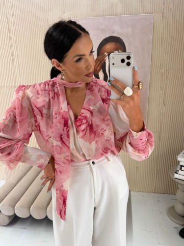 la milla bluzka różowo-biała z wiązaniem przy szyi, la milla koszula różowo-biała z wiązaniem przy szyi, la milla elegancka bluzka koszulowa różowa, la milla bluzka na komunię, la milla koszula na chrzciny, la milla komplet