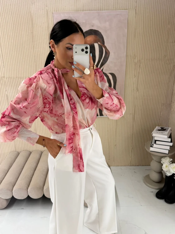 la milla bluzka różowo-biała z wiązaniem przy szyi, la milla koszula różowo-biała z wiązaniem przy szyi, la milla elegancka bluzka koszulowa różowa, la milla bluzka na komunię, la milla koszula na chrzciny, la milla komplet