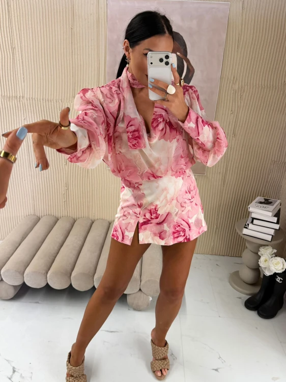 la milla spódnico-spodenki w kwiaty, la milla spodenki w kwiaty, la milla spódnico-spodenki w biało-różowe kwiaty, la milla eleganckie spódnico-spodenki do koszuli, la milla elegancki komplet na komunię, la milla komplet na chrzciny