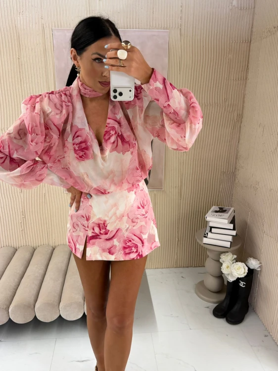 la milla spódnico-spodenki w kwiaty, la milla spodenki w kwiaty, la milla spódnico-spodenki w biało-różowe kwiaty, la milla eleganckie spódnico-spodenki do koszuli, la milla elegancki komplet na komunię, la milla komplet na chrzciny