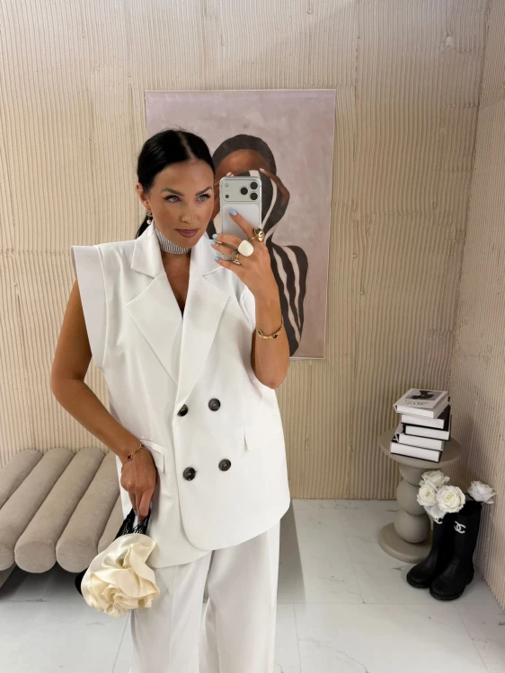 la milla kamizelka biała, kamizelka biała la milla, dłuższa kamizelka biała, wiosenne stylizacje, kamizelka biała do jeansów, kamizelka biała do spodenek, la milla kamizelka oversize, la milla kamizelka garnitur, la milla kamizelka na komunię