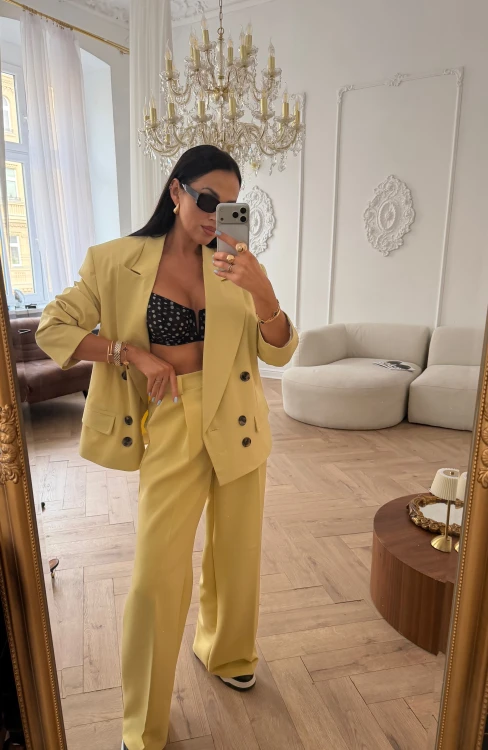 la milla marynarka średnia limonkowa, marynarka la milla dwurzędowa limonka, marynarka damska limonkowa, la milla garnitur limonkowy, la milla elegancki garnitur limonka la milla marynarka dwurzędowa, garnitur damski na wiosnę