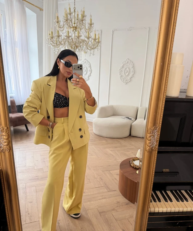 la milla marynarka średnia limonkowa, marynarka la milla dwurzędowa limonka, marynarka damska limonkowa, la milla garnitur limonkowy, la milla elegancki garnitur limonka la milla marynarka dwurzędowa, garnitur damski na wiosnę