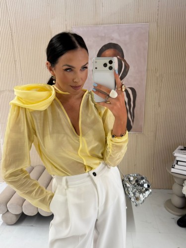 la milla bluzka z różą, la milla elegancka bluzka żółta z różą, la milla wiskozowa bluzka z różą żółta, la milla bluzka mgiełka, la milla elegancka bluzka na komunię, la milla koszula z różą żółta, la milla bluzka żółta na komunię