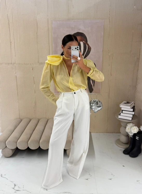 la milla bluzka z różą, la milla elegancka bluzka żółta z różą, la milla wiskozowa bluzka z różą żółta, la milla bluzka mgiełka, la milla elegancka bluzka na komunię, la milla koszula z różą żółta, la milla bluzka żółta na komunię