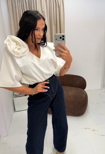 la milla biała bluzka z różą, la milla elegancka bluzka biała z różą, la milla bawełniana bluzka z różą biała, la milla elegancka bluzka na komunię, la milla bluzka biała na komunię, la milla bluzka biała dekolt w szpic z różą na ramieniu