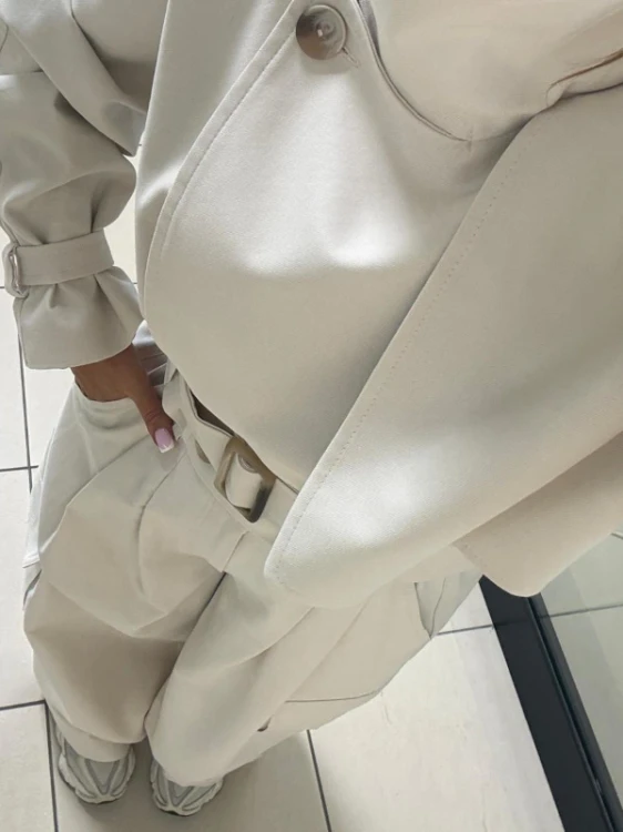 Emo kurtka buch jasny beż, emo kurtka z wysoką stójką, emo kurtka z stójką i pagonami, emo kurtka premium, emo kurtka bawełniana ze stójką i pagonami, emo kurtka buch na wiosnę