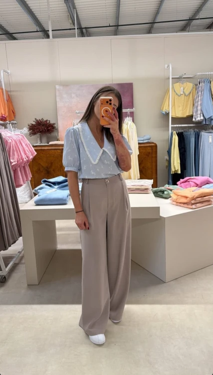 purpura spodnie Celina fango, purpura spodnie w kant fango, purpura eleganckie spodnie w kant na wiosnę fango, purpura spodnie wiskozowe polska produkcja, purpura spodnie proste nogawki fango