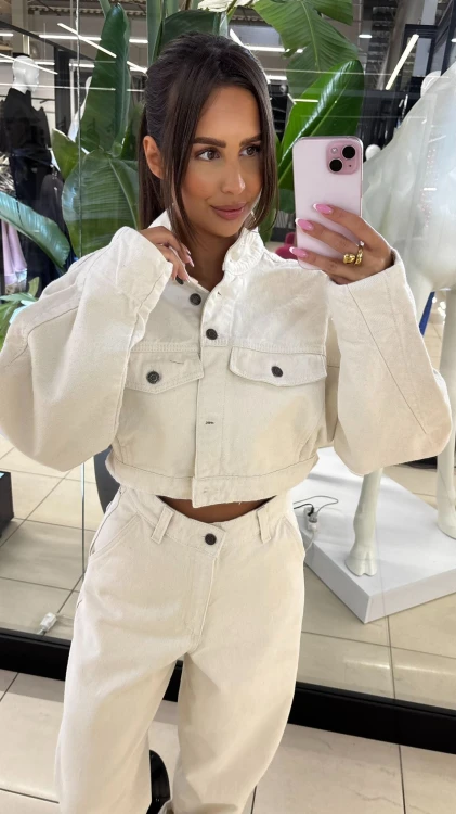 emo krótka kurtka jeansowa beżowa na wiosnę, emo dżinsowa kurtka beżowa, emo beż kurtka denim na wiosnę, emo komplet jeansowy beżowy na wiosnę, emo denim komplet beżowy, krótka kurtka jeansowa beżowa polski producent emo, kurtka jeansowa vintage