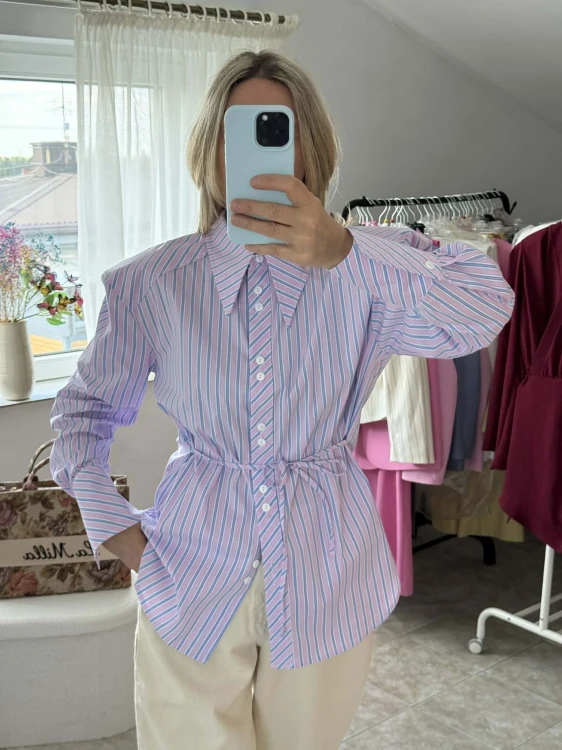 Emo koszula big boss, emo elegancka bluzka big boss w paski, emo koszula big boss różowa w błękitne paski, emo elegancka koszula big boss, emo koszula na guziki w paski, emo koszula big boss na wiosnę