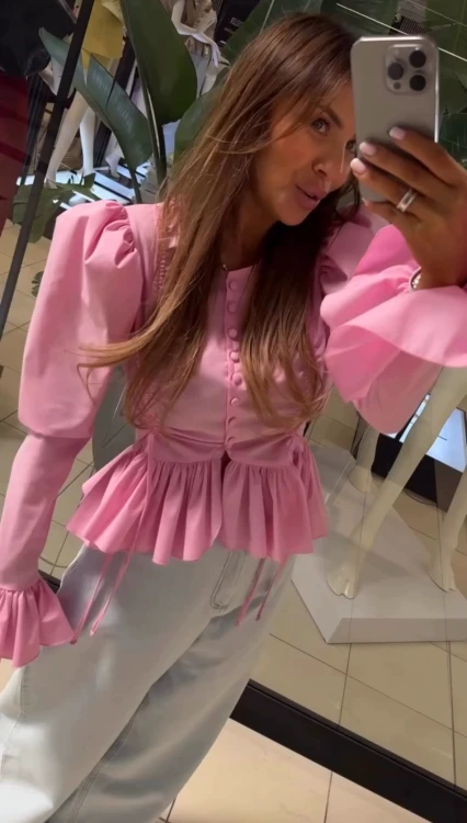 Emo koszula różowa, emo koszula z falbanami różowa, emo koszula z wiązaniami, elegancka koszula różowa emo, emo różowa koszula na wiosnę