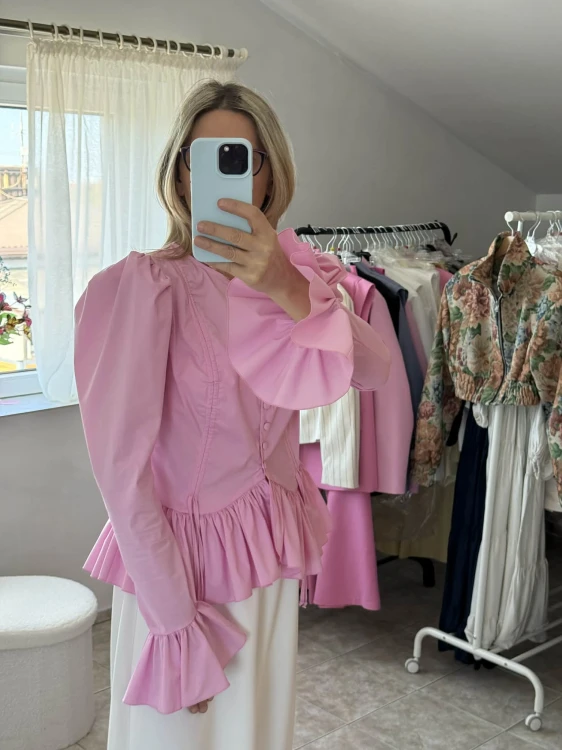 Emo koszula różowa, emo koszula z falbanami różowa, emo koszula z wiązaniami, elegancka koszula różowa emo, emo różowa koszula na wiosnę