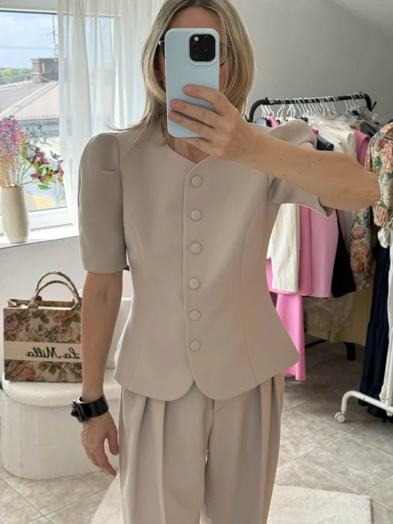 Emo marynarka touch beżowa, emo elegancka marynarka taliowana na komunię, emo marynarka touch na chrzciny, emo touch marynarka beżowa, emo elegancka marynarka premium na wiosnę, elegancka marynarka premium polska produkcja