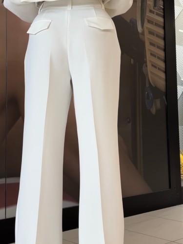 emo eleganckie spodnie w kant śmietankowe, emo spodnie w kant biełe na komunię, emo eleganckie spodnie w kant na chrzciny, eleganckie białe spodnie w kant na wiosnę