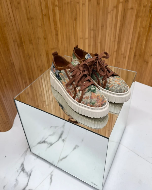 la milla buty rosalie, la milla trampki rosalie, la milla buty w kwiaty, la milla trampki w kwiaty, la milla buty w kwiaty na wiosnę, la milla wygodne trampki na lato, la milla sneakersy rozalia