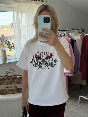 bopoco tshirt biały z motylem, bopoco biały t-shirt z krótkim rękawem, bopoco t-shirt biały z motywem motyla, bopoco biały t-shirt z krótkim rękawem na wiosnę
