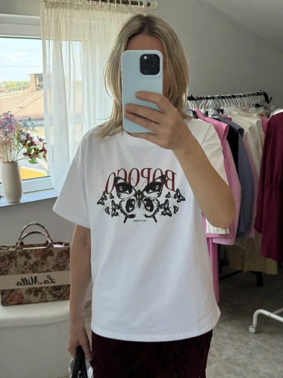 bopoco tshirt biały z motylem, bopoco biały t-shirt z krótkim rękawem, bopoco t-shirt biały z motywem motyla, bopoco biały t-shirt z krótkim rękawem na wiosnę