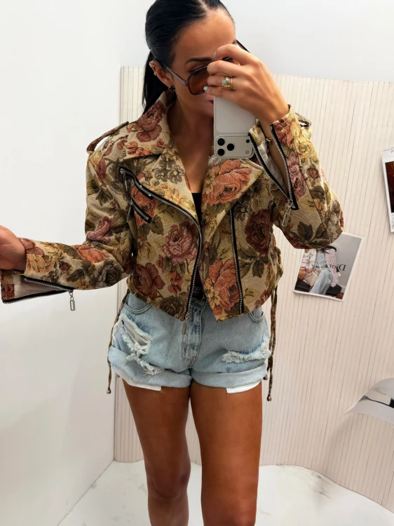 la-milla-szorty-jeansowe-z-dziurami-la-milla-szorty-jeans-z-dziurami-la-milla-la-milla-krótkie-spodenki-z-dziurami-la-milla-krótkie-szorty-jeansowe-z-dziurami-la-milla-szorty-z-dziurami-1.jpg
