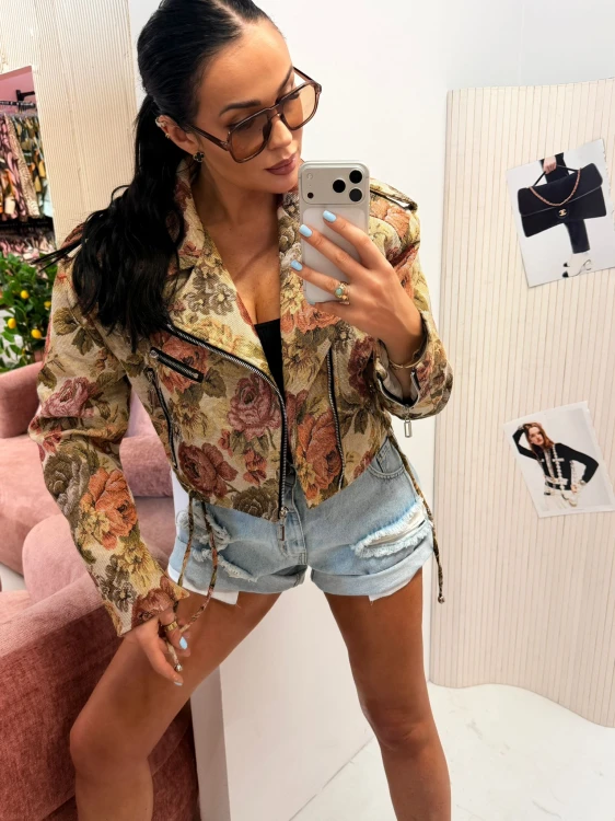 la-milla-szorty-jeansowe-z-dziurami-la-milla-szorty-jeans-z-dziurami-la-milla-la-milla-krótkie-spodenki-z-dziurami-la-milla-krótkie-szorty-jeansowe-z-dziurami-la-milla-szorty-z-dziurami-2.jpg