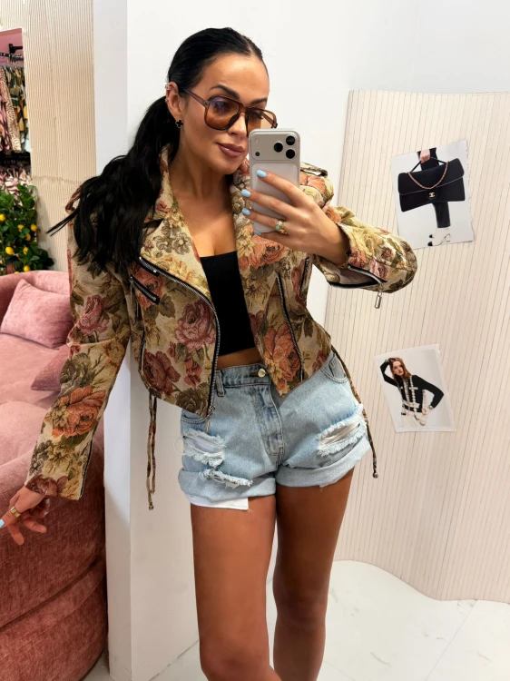 la-milla-szorty-jeansowe-z-dziurami-la-milla-szorty-jeans-z-dziurami-la-milla-la-milla-krótkie-spodenki-z-dziurami-la-milla-krótkie-szorty-jeansowe-z-dziurami-la-milla-szorty-z-dziurami-3.jpg