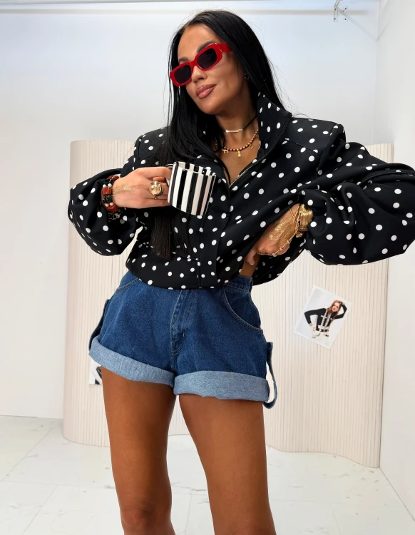 la-milla-szorty-jeansowe-z-guzikiem-la-milla-szorty-jeans-z-guzikiem-la-milla-la-milla-krótkie-spodenki-z-guzikiem-la-milla-krótkie-szorty-jeansowe-z-guzikiem-la-milla-szorty-z-guzikami-ciemny-jeans-la-milla-szorty-jeansowe-podwijane-z-guzikami.jpeg