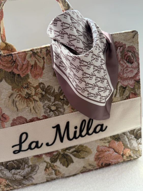 la milla mała brązowa chusta trójkątna, la milla mała brązowa apaszka trójkątna, la milla mała apaszka trójkątna brązowa, la milla mała chusta z logo