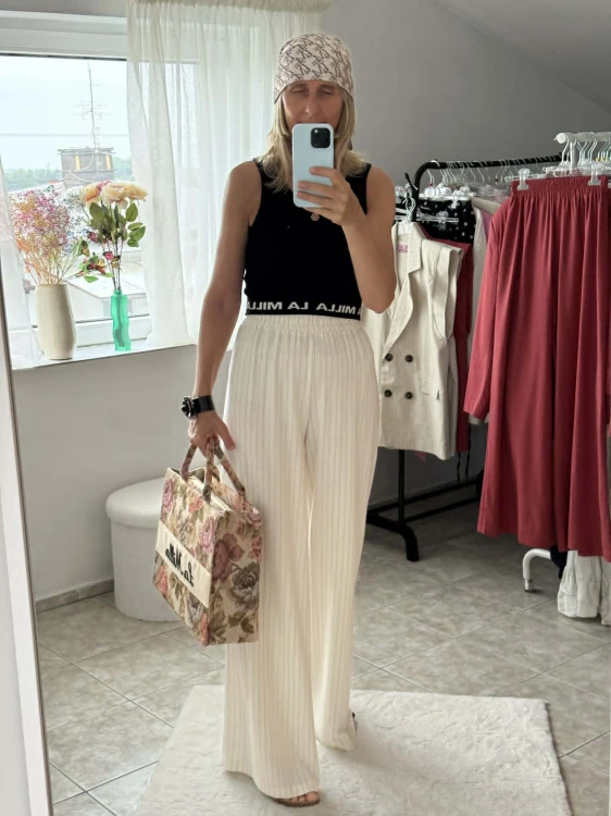 la-milla-spodnie-beżowe-w-paski-la-milla-spodnie-w-paski-beżowe-la-milla-eleganckie-beżowe-spodnie-la-milla-eleganckie-spodnie-na-lato-beżowe-w-paski-la-milla-spodnie-w-kant-la-milla-garnitur-beżowy-w-paski-7.jpg