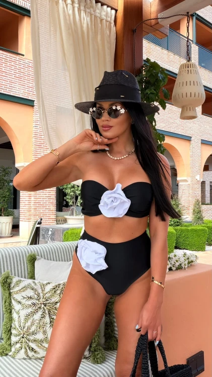 la-milla-bikini-czarne-z-białym-kwiatem-la-milla-czarne-bikini-z-kwiatem-la-milla-czarny-strój-kąpielowy-z-białym-kwiatem-la-milla-czarny-strój-dwuczęściowy-la-milla-czarne-bikini-na-lato-3.jpg