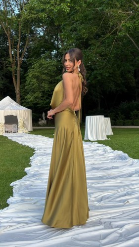 emo-sukienka-satynowa-seledynowa-emo-elegancka-oliwkowa-sukienka-emo-elegancka-sukienka-satynowa-oliwkowa-emo-elegancka-sukienka-odkryte-plecy-emo-sukienka-na-randkę-emo-sukienka-na-wesele-sukienka-na-imprezę-oliwkowa-sukienka-na-galę-1.jpg