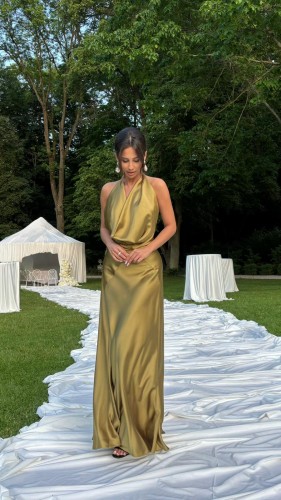emo-sukienka-satynowa-seledynowa-emo-elegancka-oliwkowa-sukienka-emo-elegancka-sukienka-satynowa-oliwkowa-emo-elegancka-sukienka-odkryte-plecy-emo-sukienka-na-randkę-emo-sukienka-na-wesele-sukienka-na-imprezę-oliwkowa-sukienka-na-galę-3.jpg