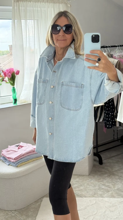 EMO-koszula-jeansowa-oversize-emo-oversize-kurtka-jeasnowa-emo-kurtka-jeansowa-oversize-niebieska-emo-kurtka-jeansowa-na-lato-7.jpeg