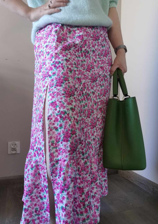 SPÓDNICA Z ROZCIĘCIEM