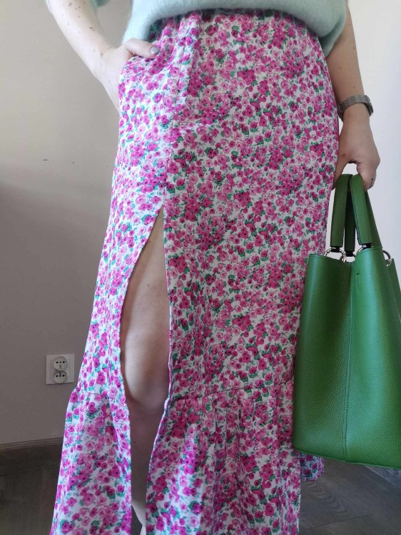 SPÓDNICA Z ROZCIĘCIEM