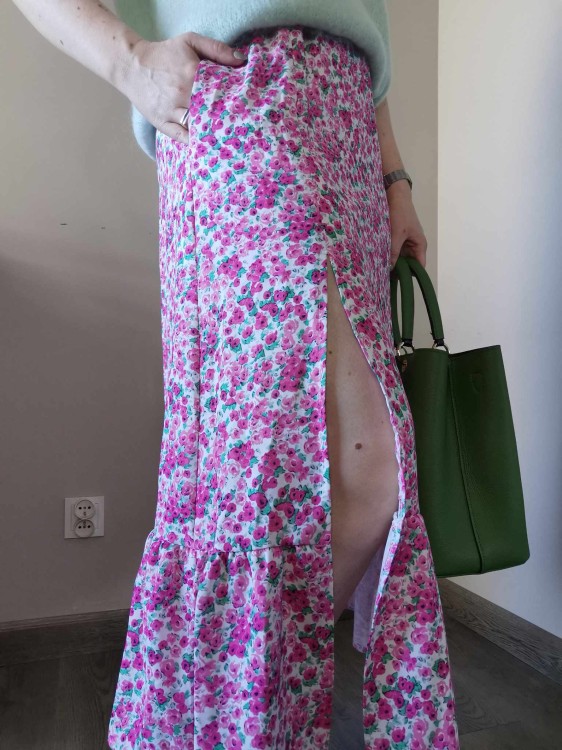 SPÓDNICA Z ROZCIĘCIEM