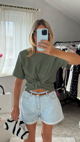 emo-khaki-tshirt-z-różą-emo-bluzka-z-różą-khaki-emo-khaki-bluzka-z-różą-emo-krótka-bluzka-z-różą-emo-bluzka-z-różą-khaki-emo-tshirt-z-różą-khaki-na-lato.png