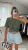 emo-khaki-tshirt-z-różą-emo-bluzka-z-różą-khaki-emo-khaki-bluzka-z-różą-emo-krótka-bluzka-z-różą-emo-bluzka-z-różą-khaki-emo-tshirt-z-różą-khaki-na-lato.png