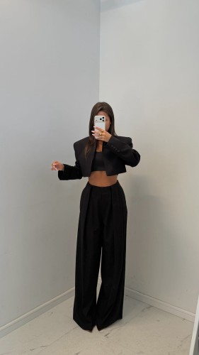 emo-eleganckie-spodnie-damskie-czarne-emo-czarne-eleganckie-spodnie-damskie-emo-elegancki-czarny-garnitur-emo-czarne-spodnie-damskie-polski-producent-emo-czarne-spodnie-premium-spodnie-damskie-czarne-z-zaszewskami-1.jpg