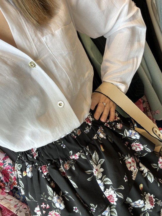 SPÓDNICZKA czarna kwiaty