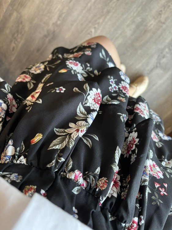 SPÓDNICZKA czarna kwiaty