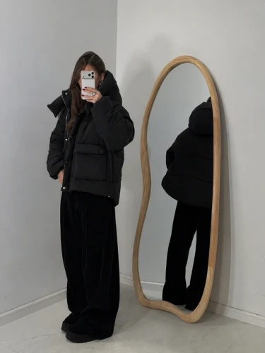 emo-kurtka-ocieplana-czarna-2.webp