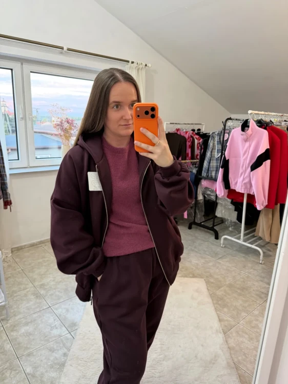 slay-sliwkowa-bluza-dresowa-zapinana-na-zamek-2.webp