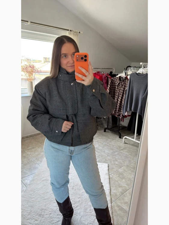 emo-grafitowa-kurtka-bobmberka-ocieplana-3.webp