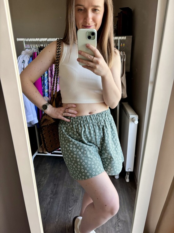 SPODENKI oliwkowe stokrotki