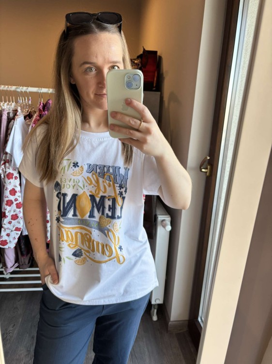 When life gives you Lemons make lemonade, t-shirt lemons, tshirt cytryny, t-shirt damski, tshirt damski biały, bawełniany tshirt damski, bluzka damska bawełniana, biały tshirt, bluzka bawełniana damska, tshirt damski krótki rękawek